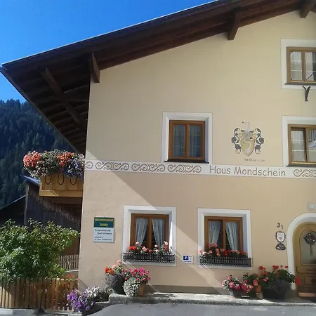 Apartment Haus Mondschein *